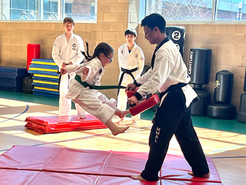 Elgin girl split kick